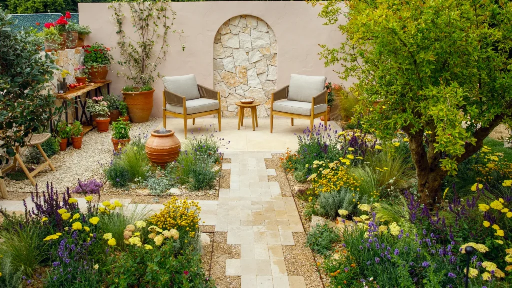 Side Yard Ideas for Turning Narrow Outdoor Space Into Something Useful